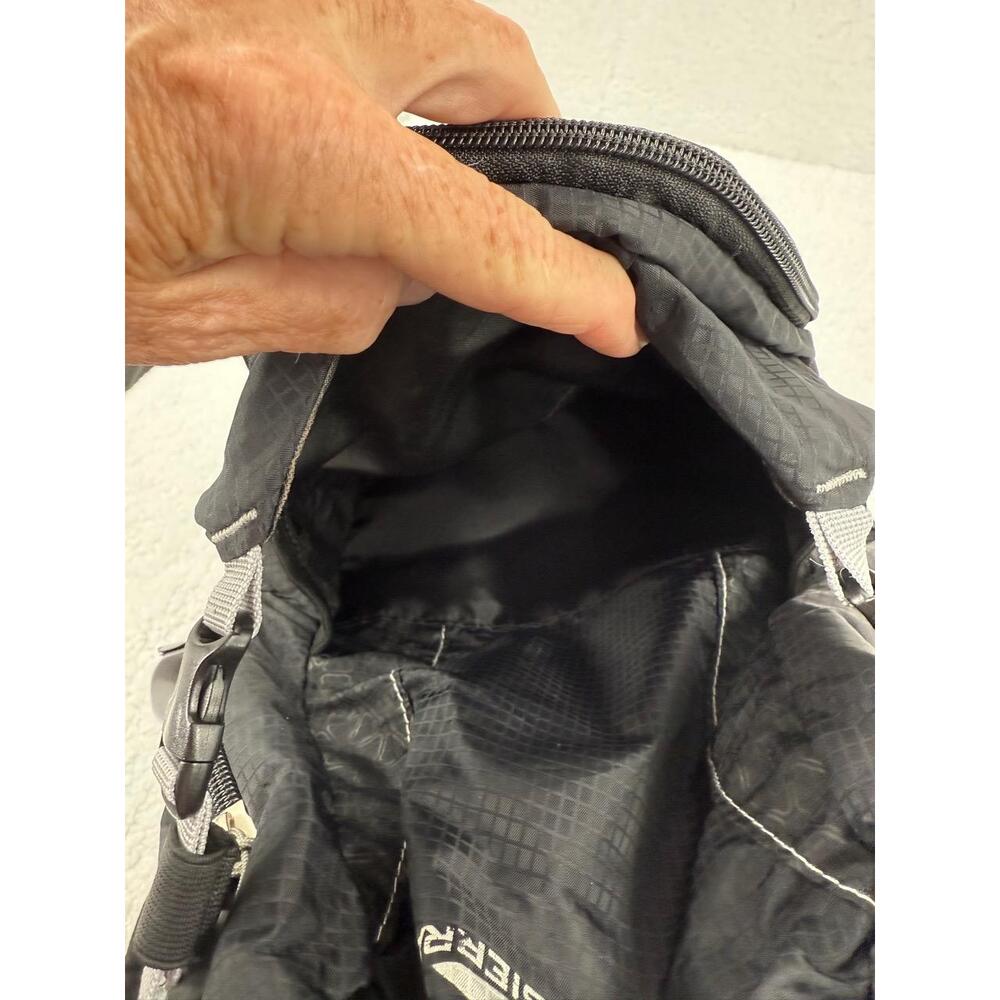 High Sierra Loop Backpack Black Adjustable Straps… - image 5